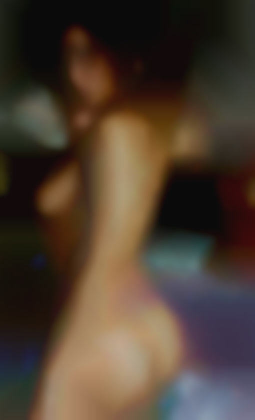 Whos playing with girls wives path pussy hairesy.
